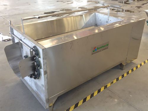 Carrot washing/peeling machine