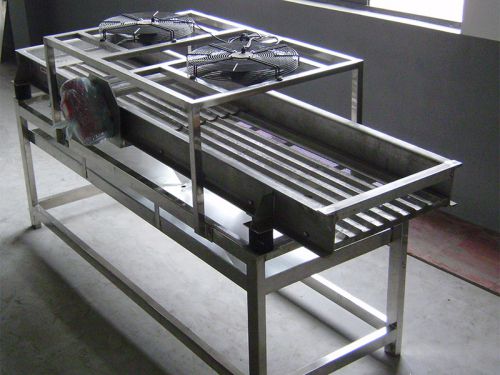 Vibration de-oiling machine