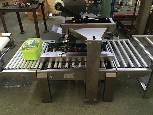 Sealing machine